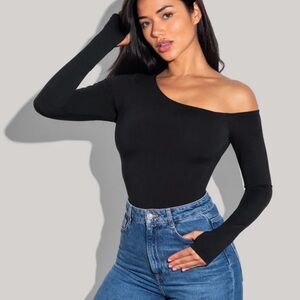 Ta3 Black Off-Shoulder Long Sleeve Top